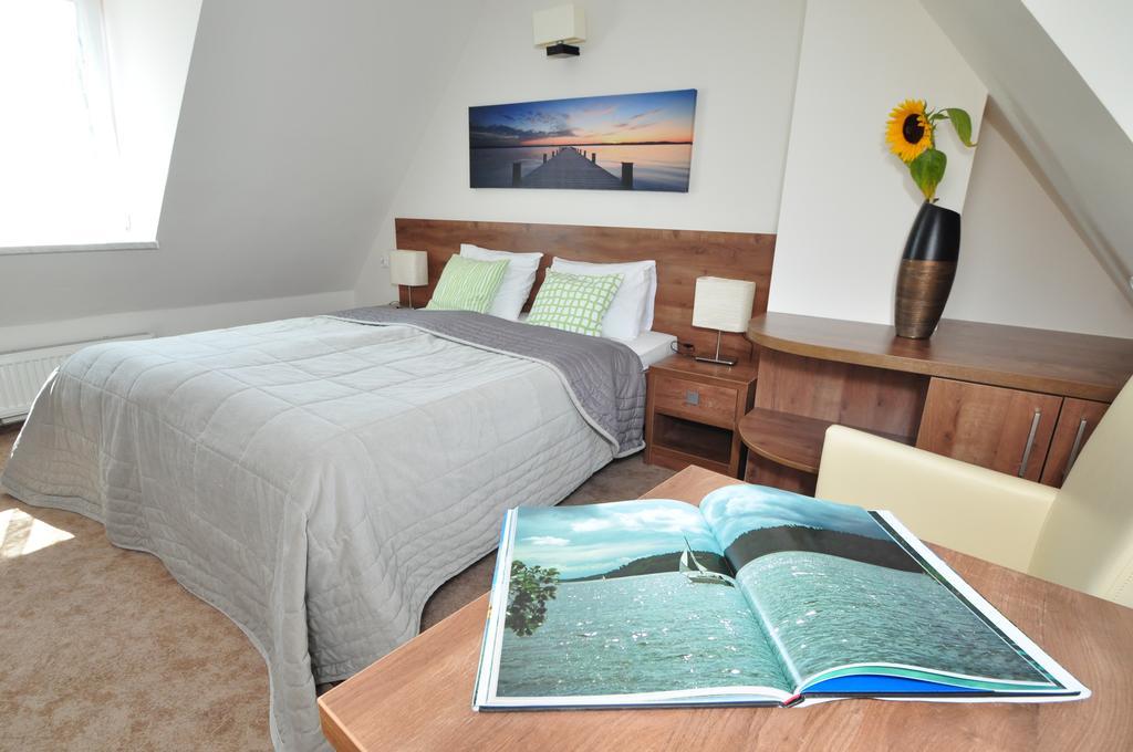 Pensjonat Relax Mikołajki Rom bilde